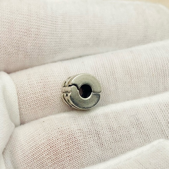 EUC Pandora 790291CZ Sterling Silver Sparkling Clip w/ Clear Zirconia - Picture 6 of 11